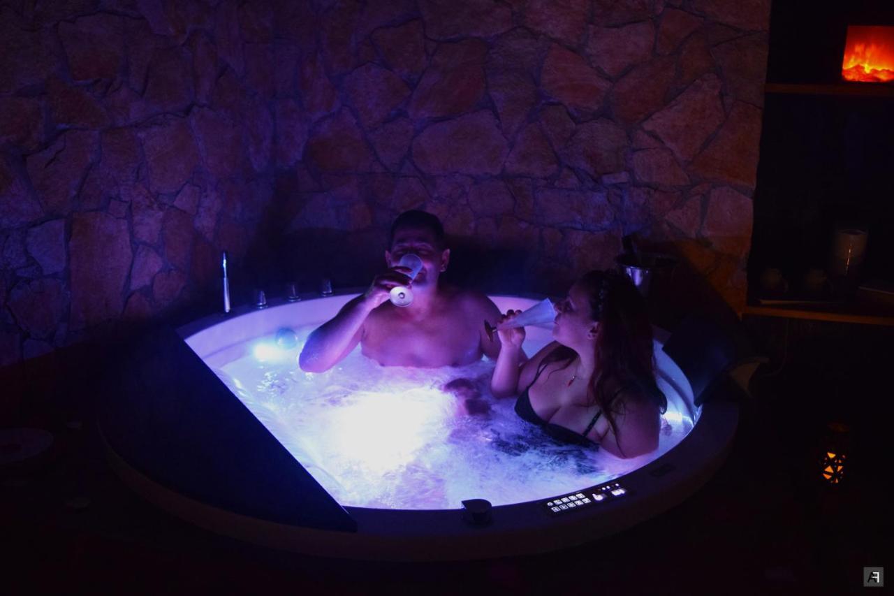 Spa Room Sicilia - Intera Casa Con Spa Privata Jacuzzi Sauna Bagno Di Vapore Ad Uso Illimitato Rosolini Εξωτερικό φωτογραφία