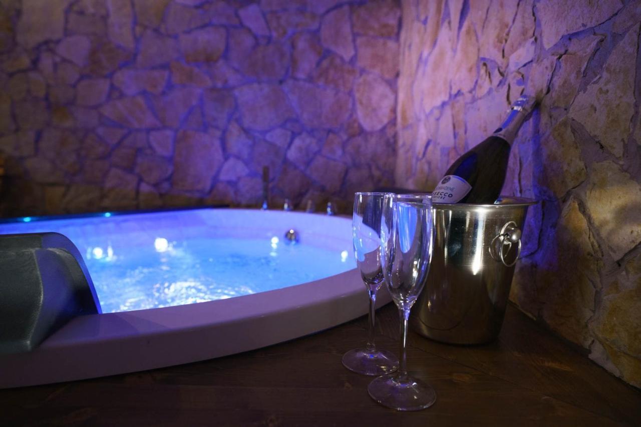 Spa Room Sicilia - Intera Casa Con Spa Privata Jacuzzi Sauna Bagno Di Vapore Ad Uso Illimitato Rosolini Εξωτερικό φωτογραφία