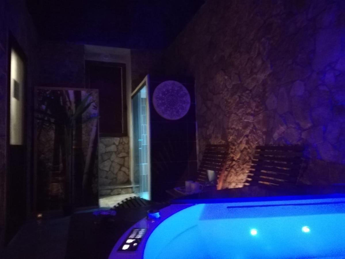 Spa Room Sicilia - Intera Casa Con Spa Privata Jacuzzi Sauna Bagno Di Vapore Ad Uso Illimitato Rosolini Εξωτερικό φωτογραφία