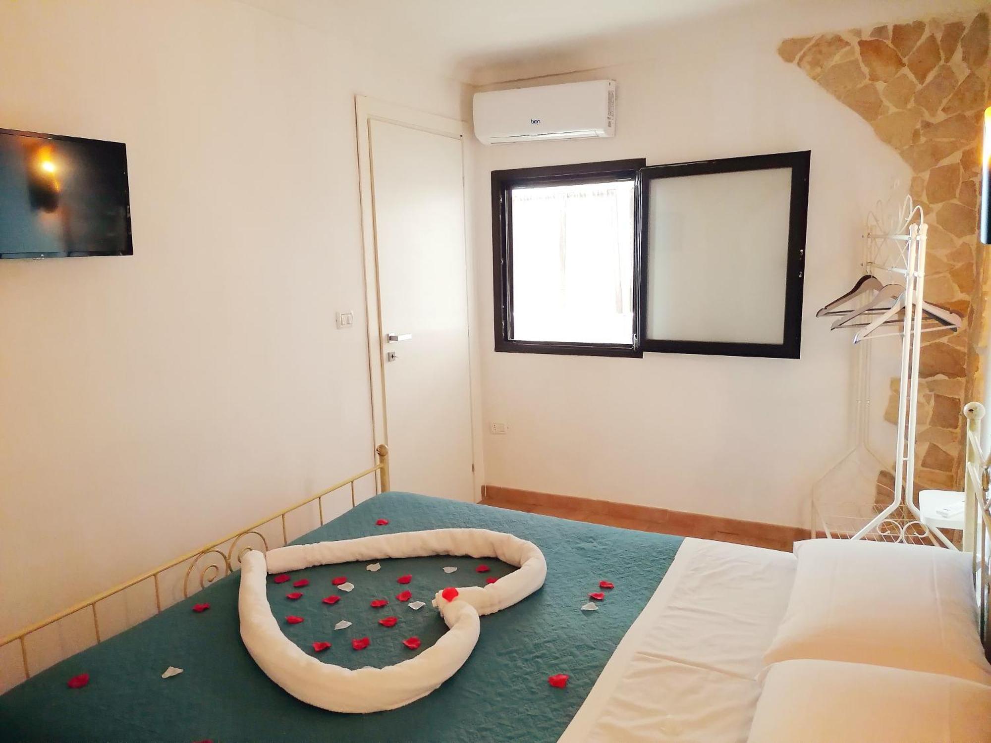 Spa Room Sicilia - Intera Casa Con Spa Privata Jacuzzi Sauna Bagno Di Vapore Ad Uso Illimitato Rosolini Εξωτερικό φωτογραφία