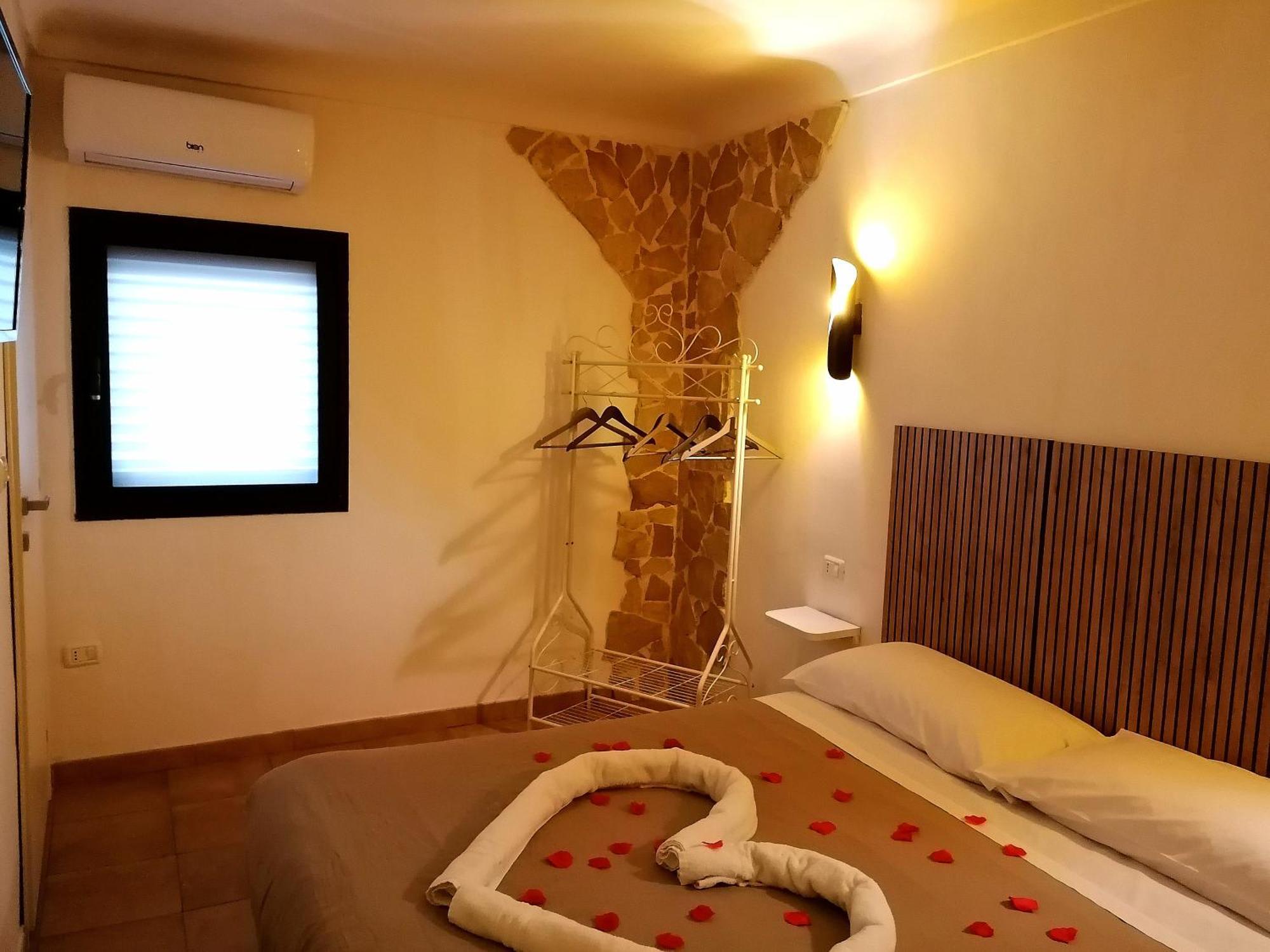 Spa Room Sicilia - Intera Casa Con Spa Privata Jacuzzi Sauna Bagno Di Vapore Ad Uso Illimitato Rosolini Εξωτερικό φωτογραφία